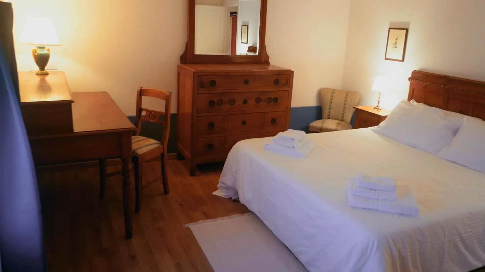 La Tonnaia Apartment Lari 0*,