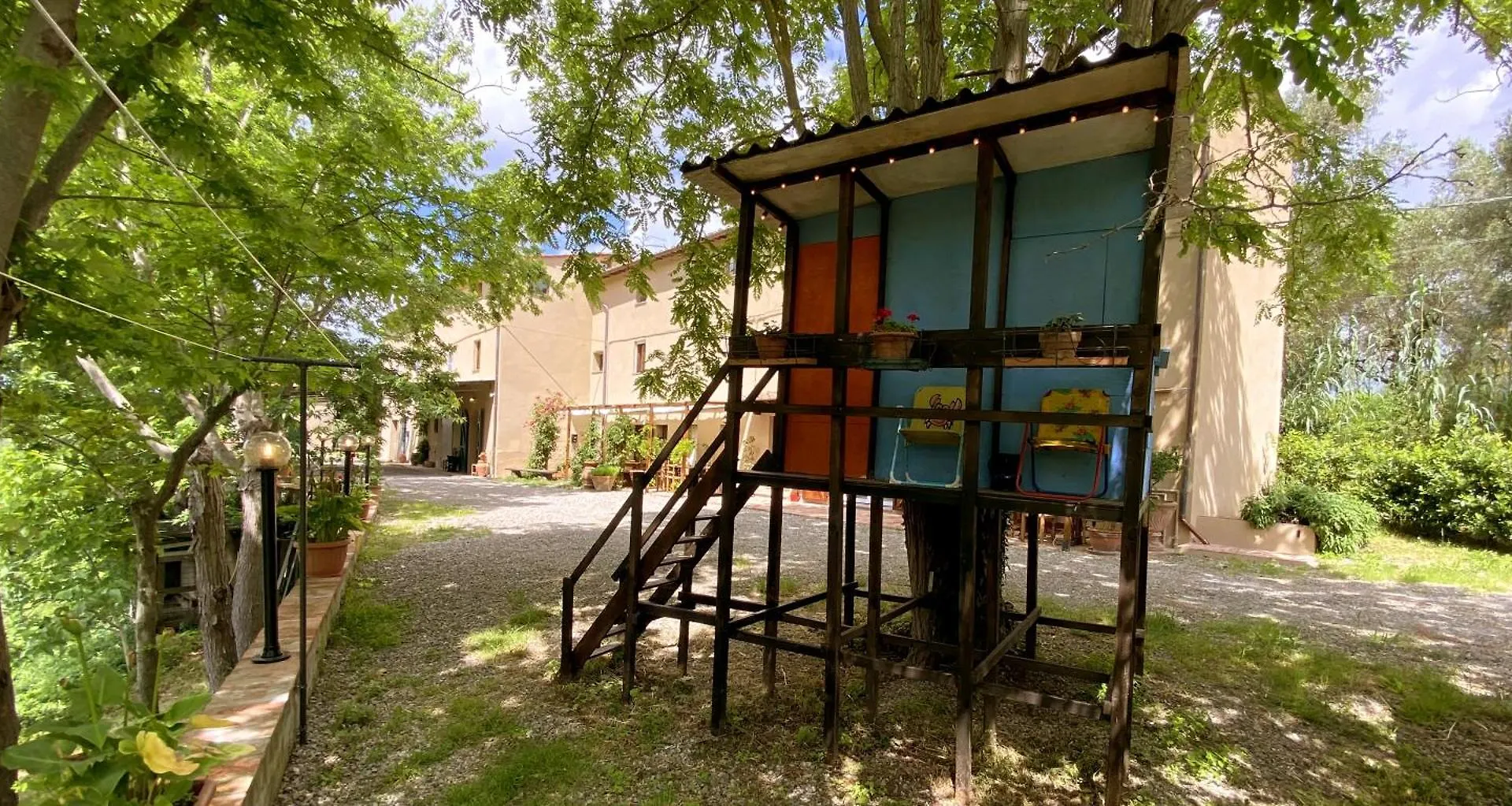 La Tonnaia Apartment Lari 0*,