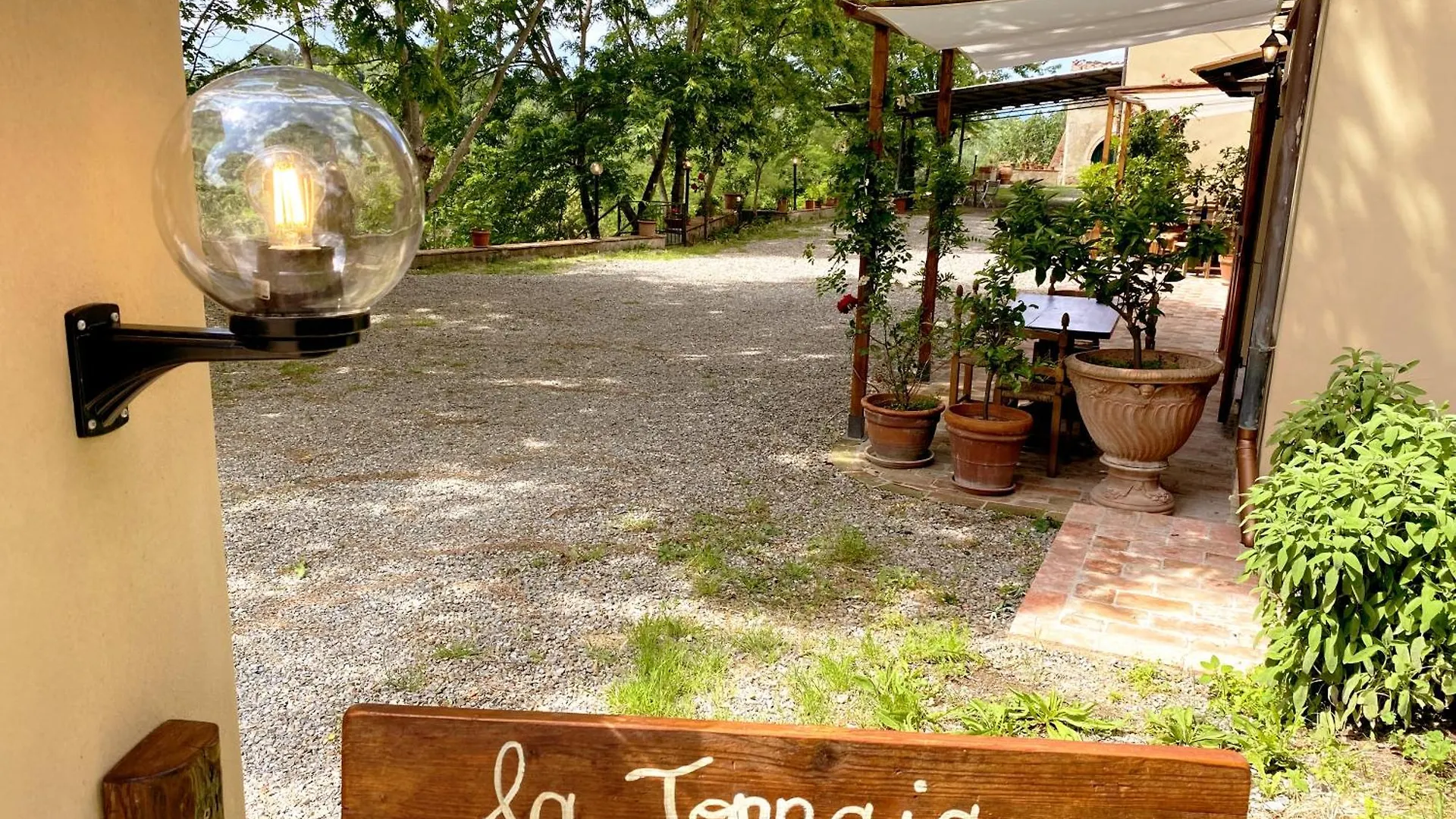 La Tonnaia Apartment Lari